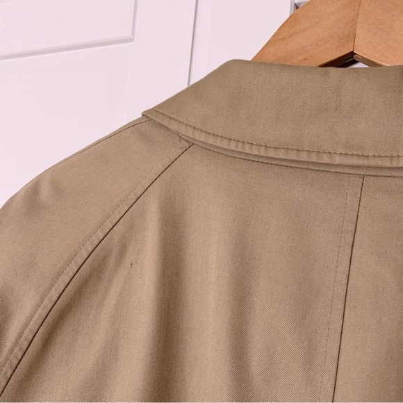 Vintage Burberry Trench Coat with Removable Wool Lining - Picture 12 of 16